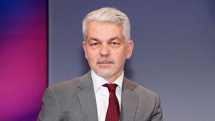 Mit wem ist Carlo Masala verheiratet